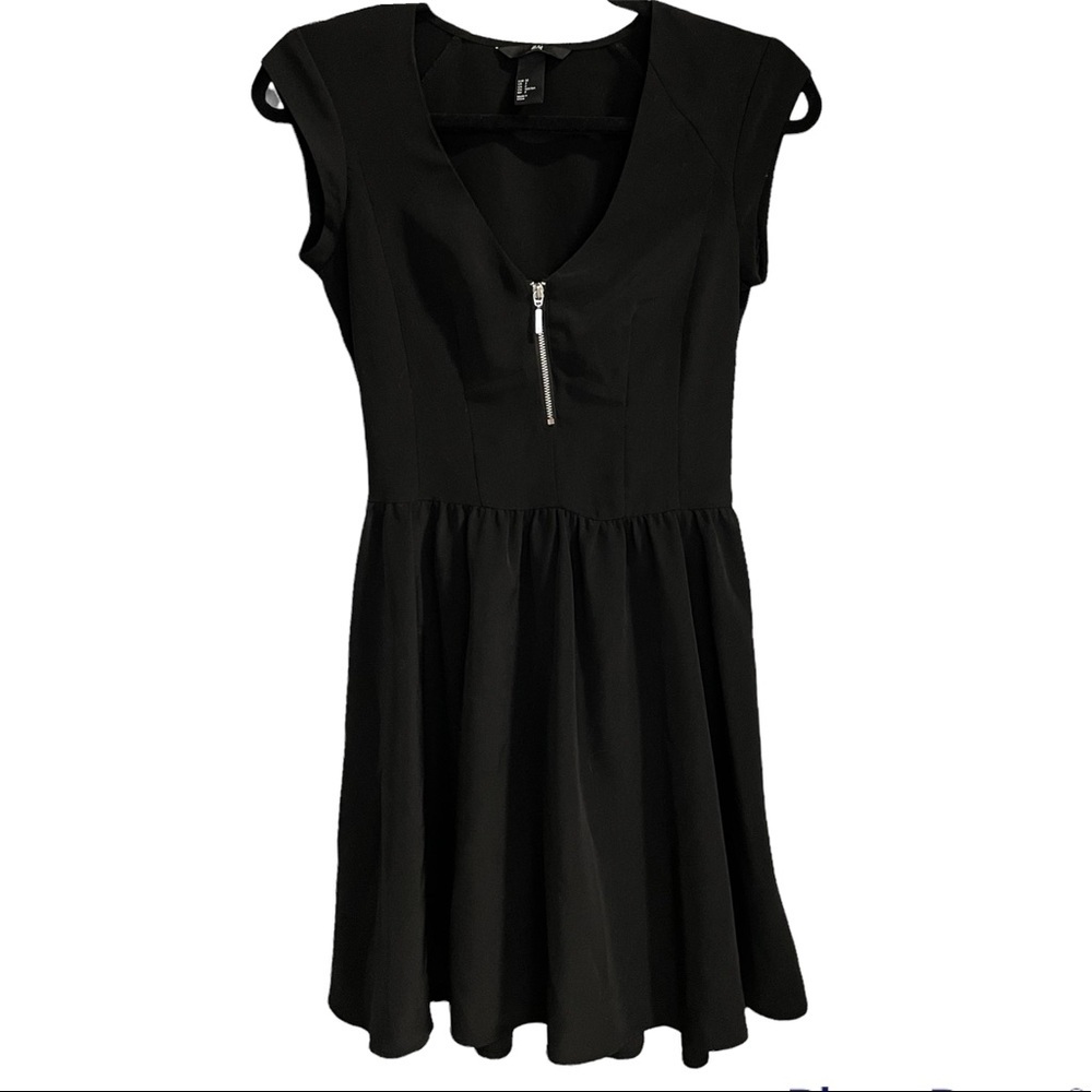 H&M little black dress size 2 zipper skater style business casual work wear